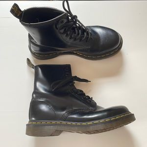 Dr. Martens 1460 W Smooth Leather 8 Eye Boots Size 7